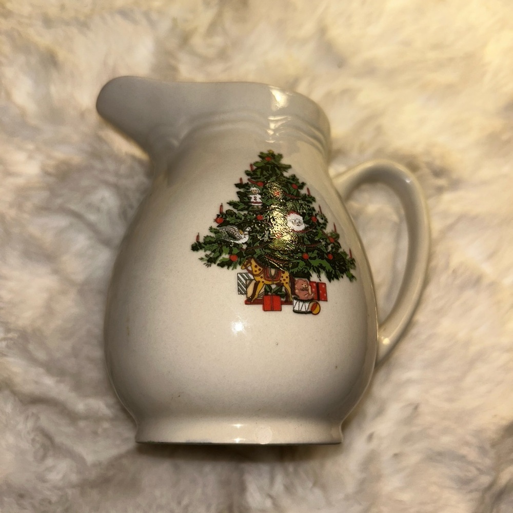 50%offW❤️ American Tree Vintage 1988 Ceramic Creamer pitcher   Christmas
P04
